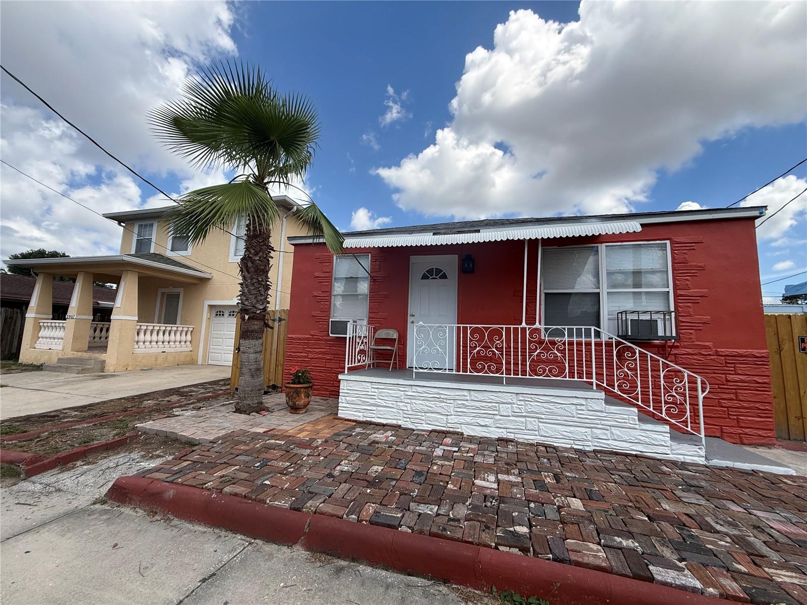 2905 W CHESTNUT ST, TAMPA, FL, 33607