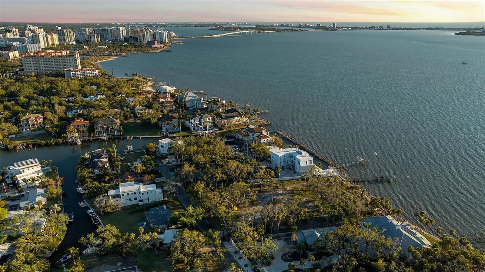 2043 ALAMEDA AVE, SARASOTA, FL, 34234