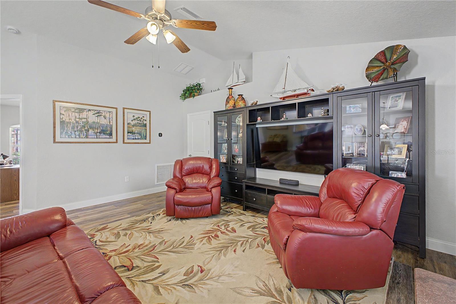11213 FLOCK AVE, WEEKI WACHEE, FL, 34613