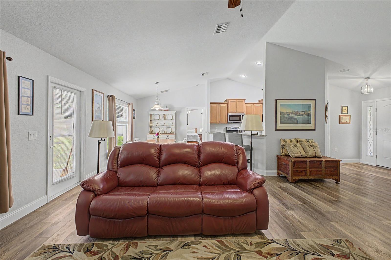 11213 FLOCK AVE, WEEKI WACHEE, FL, 34613