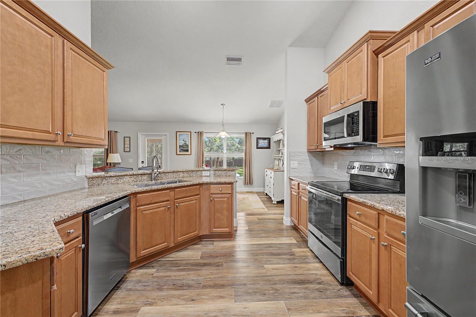 11213 FLOCK AVE, WEEKI WACHEE, FL, 34613