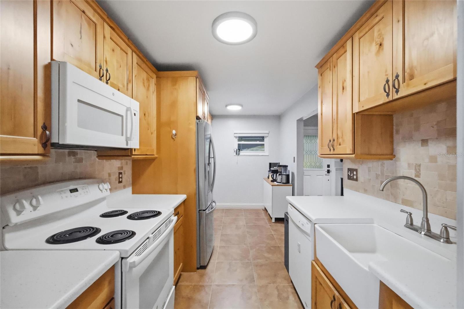521 W LUTZ LAKE FERN RD, LUTZ, FL, 33548