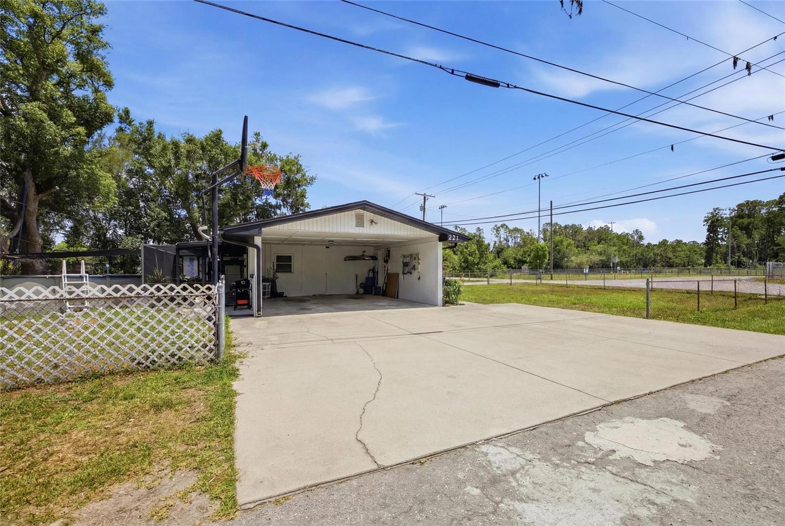 521 W LUTZ LAKE FERN RD, LUTZ, FL, 33548