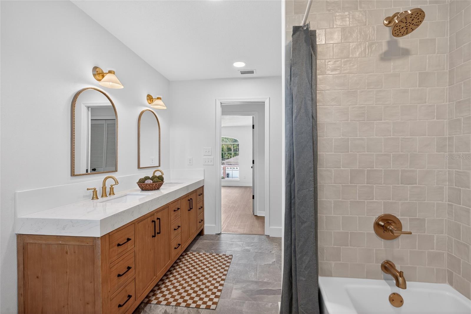 13 ELLSWORTH DR, PALM COAST, FL, 32164