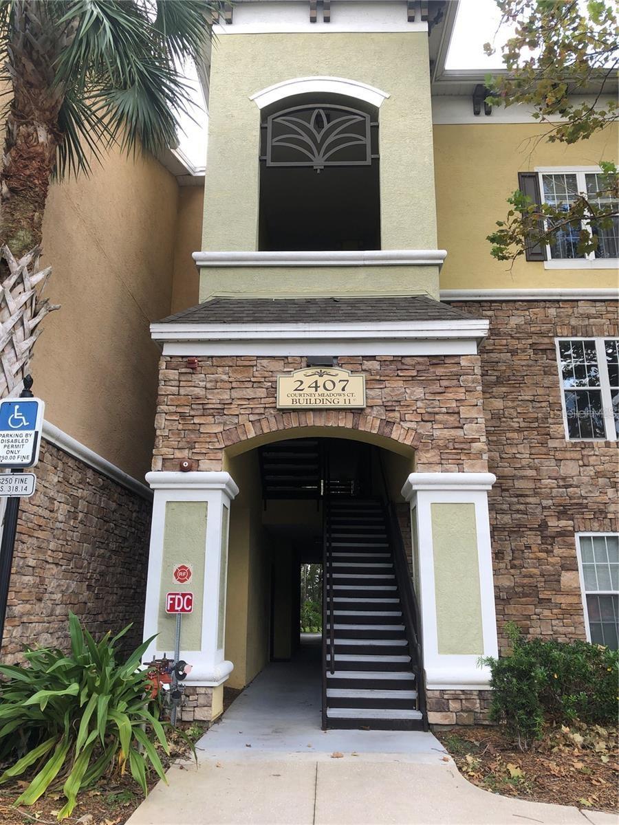 2407 COURTNEY MEADOWS CT #104, TAMPA, FL, 33619