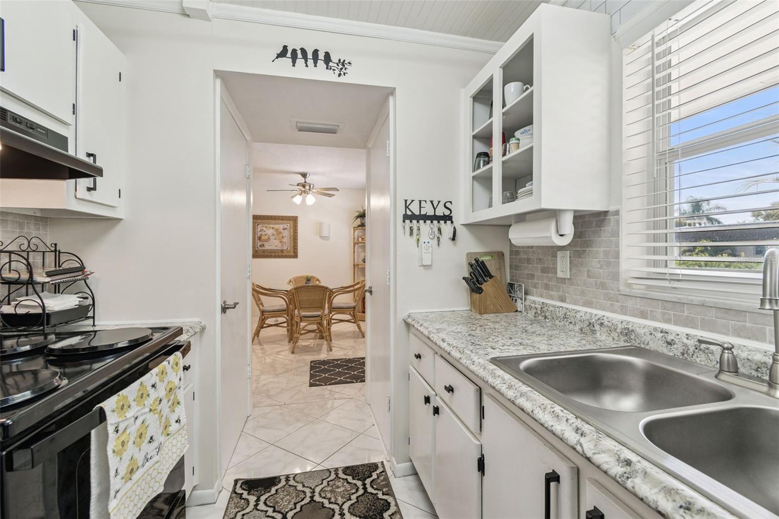 2750 E BAY DR #12B, LARGO, FL, 33771