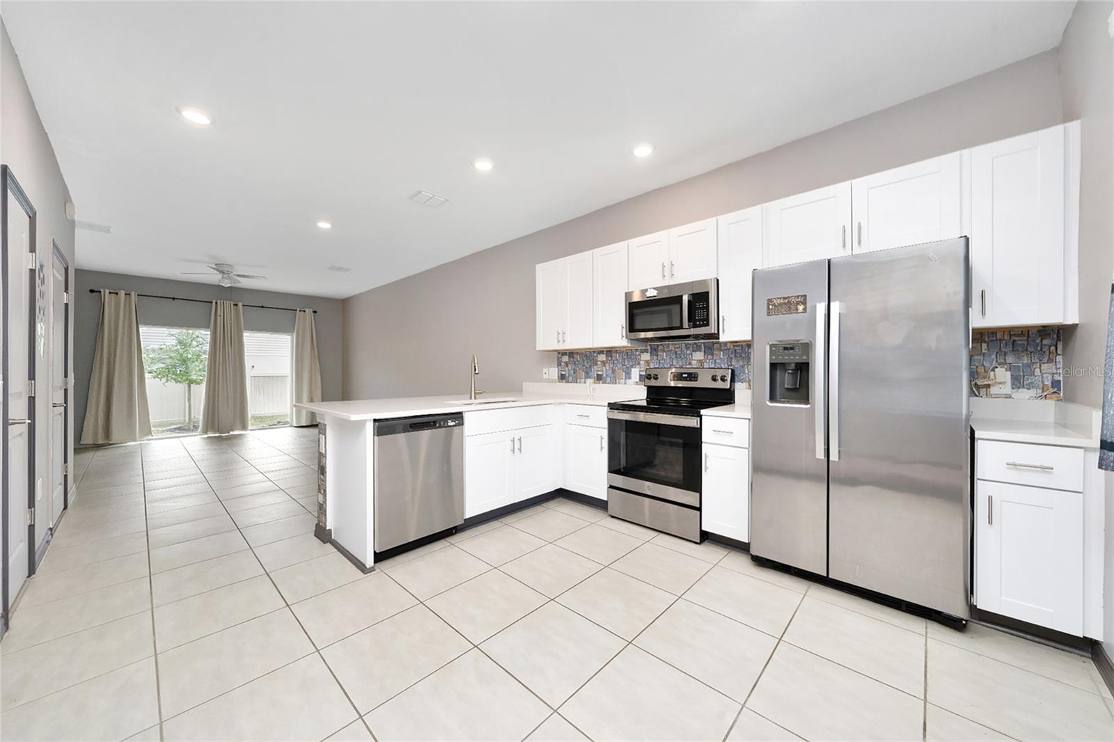 2060 VIEWFINDER ST, KISSIMMEE, FL, 34758