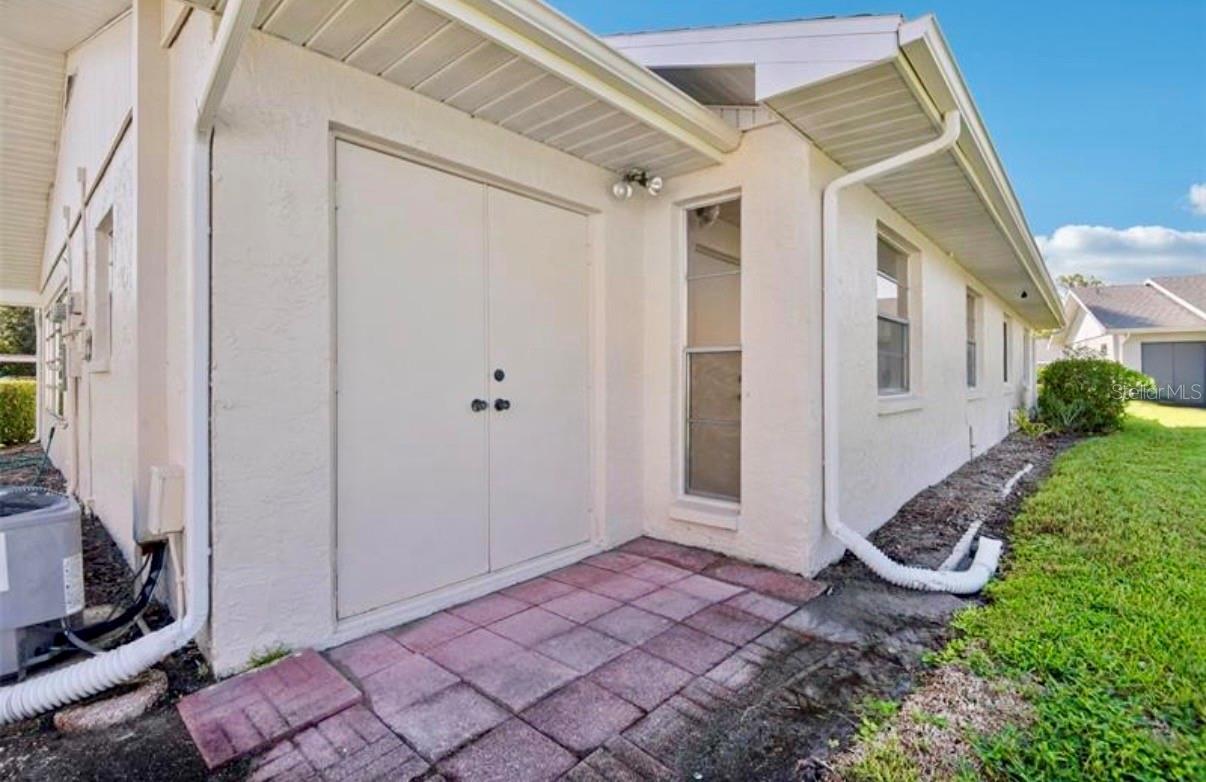 2304 GLENMORE CIR #327, SUN CITY CENTER, FL, 33573