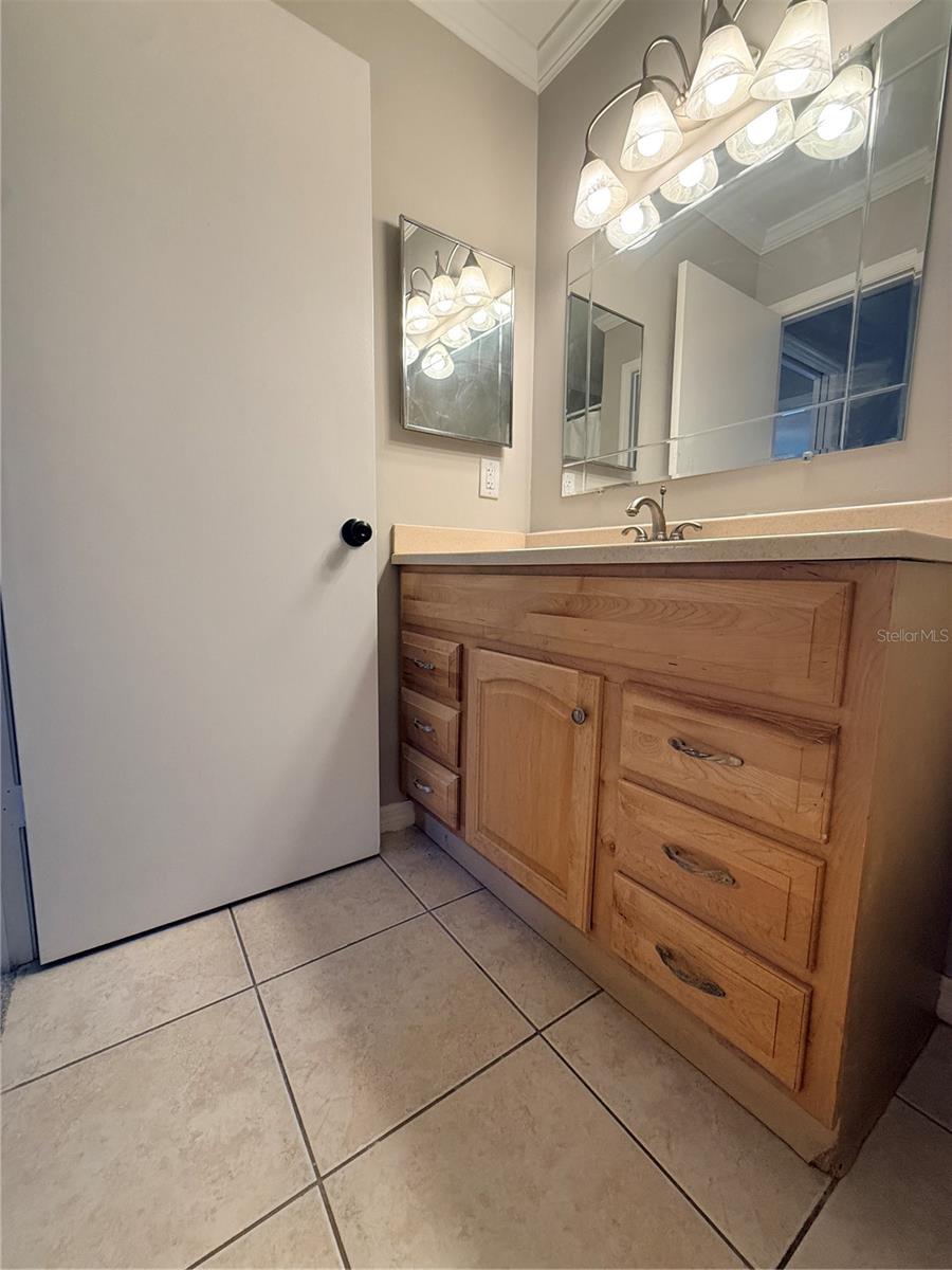 2304 GLENMORE CIR #327, SUN CITY CENTER, FL, 33573