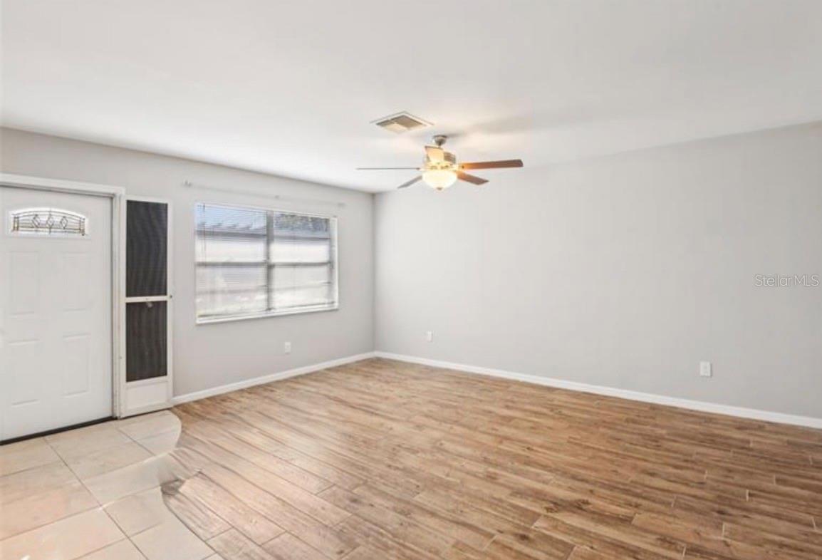 2304 GLENMORE CIR #327, SUN CITY CENTER, FL, 33573