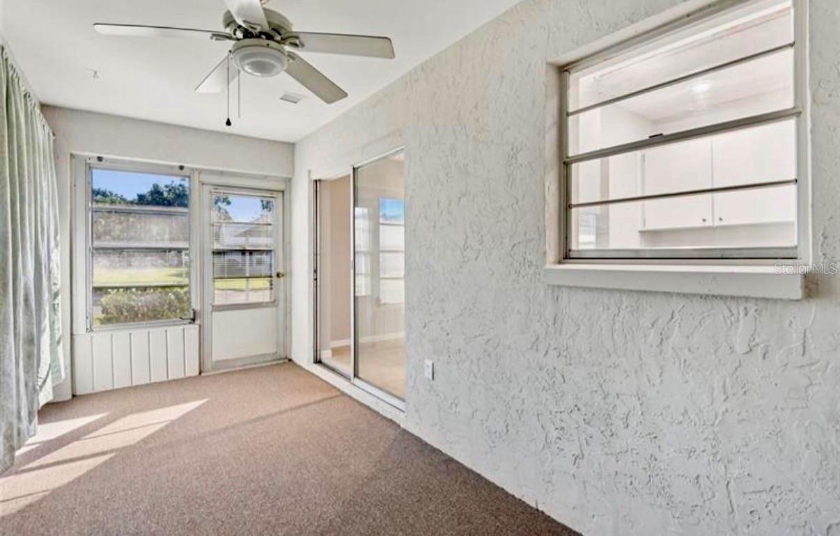 2304 GLENMORE CIR #327, SUN CITY CENTER, FL, 33573
