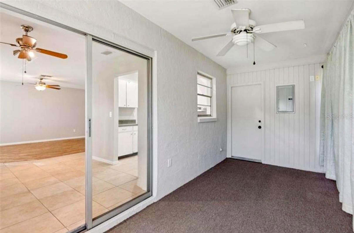 2304 GLENMORE CIR #327, SUN CITY CENTER, FL, 33573