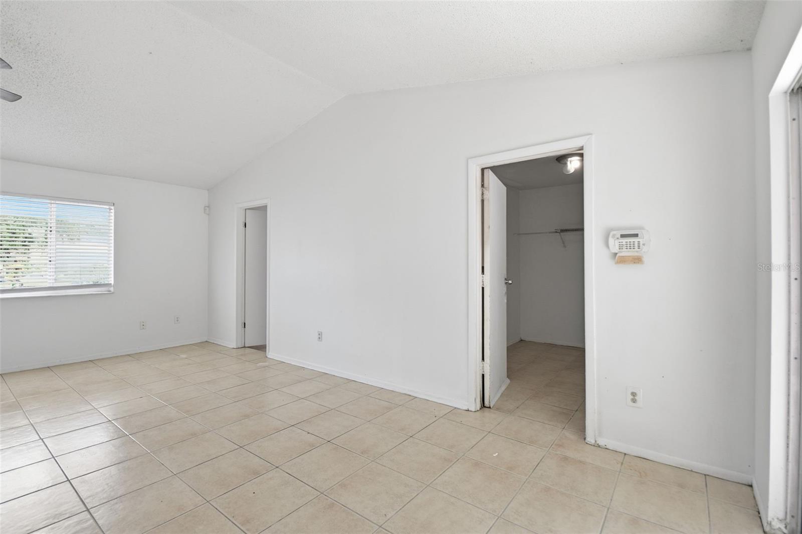 8412 RENALD BLVD, TAMPA, FL, 33637