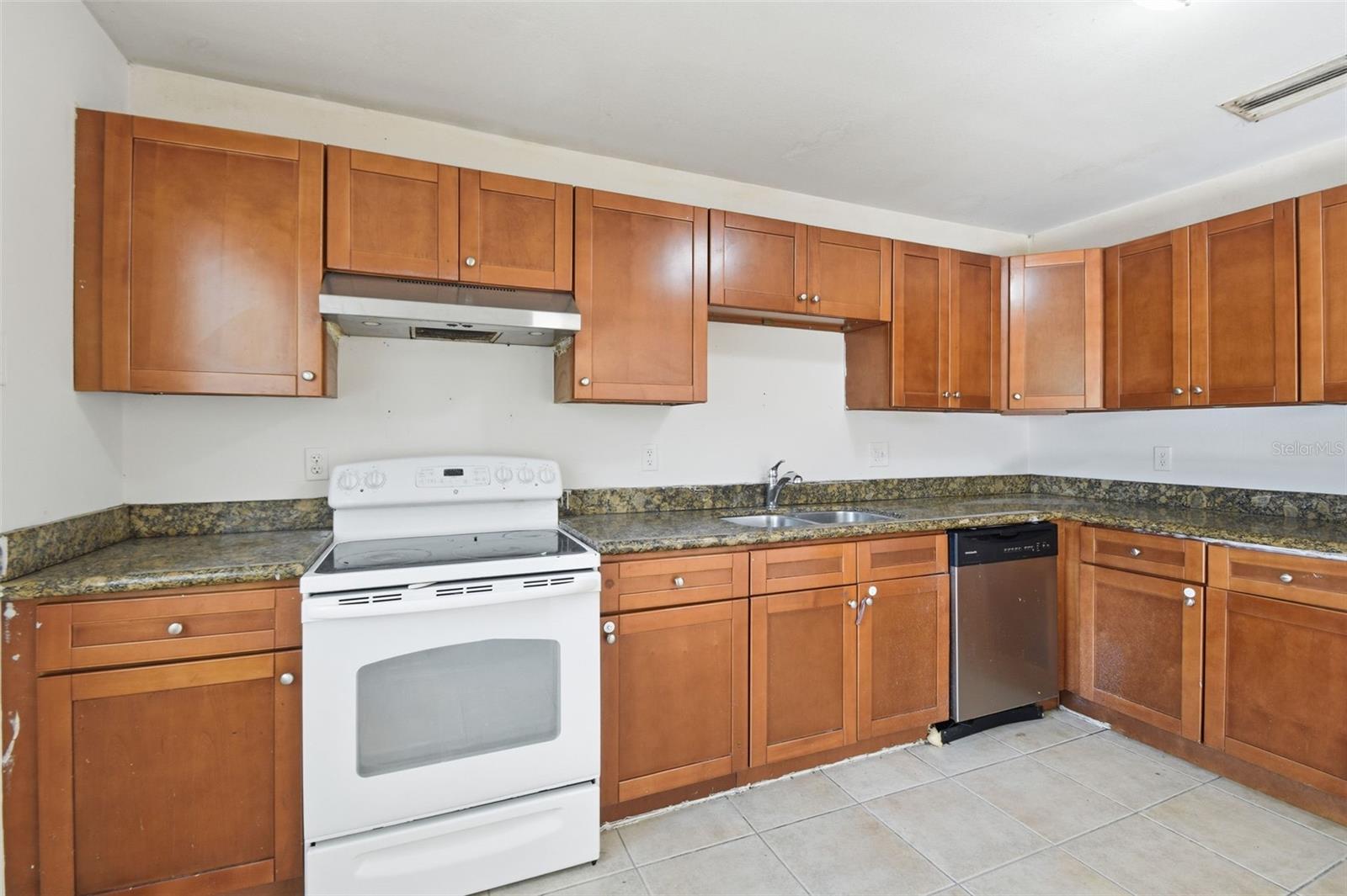 8412 RENALD BLVD, TAMPA, FL, 33637