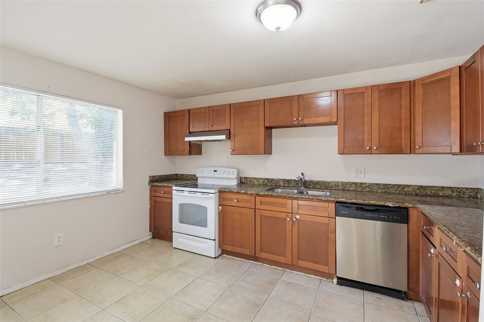 8412 RENALD BLVD, TAMPA, FL, 33637