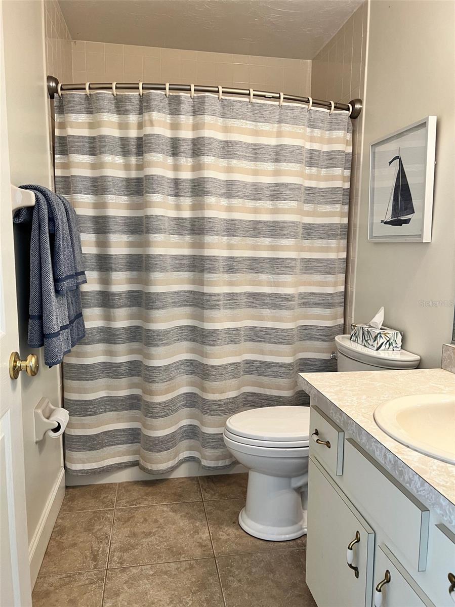 12595 SE SUNSET HARBOR RD, WEIRSDALE, FL, 32195