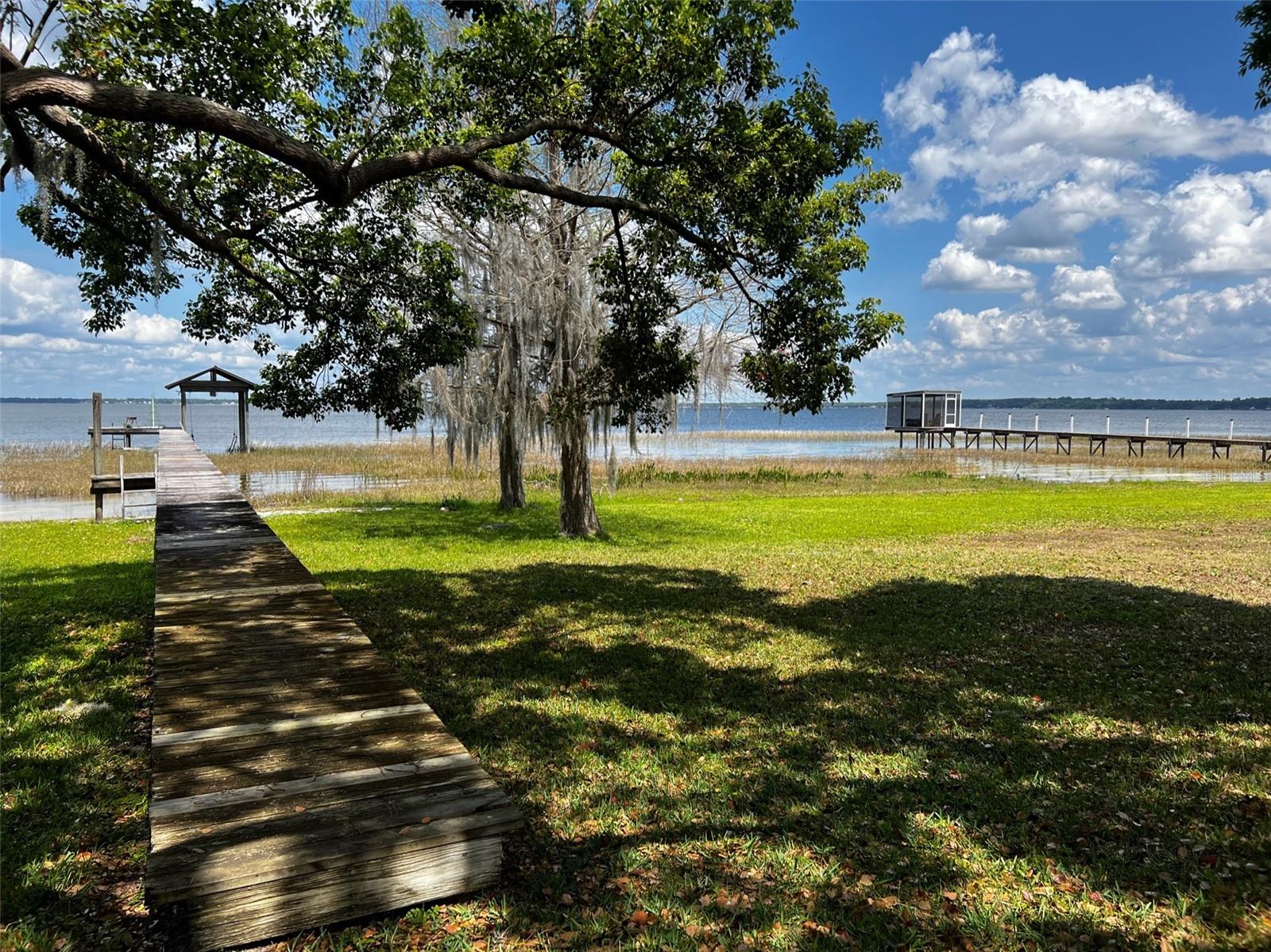 12595 SE SUNSET HARBOR RD, WEIRSDALE, FL, 32195