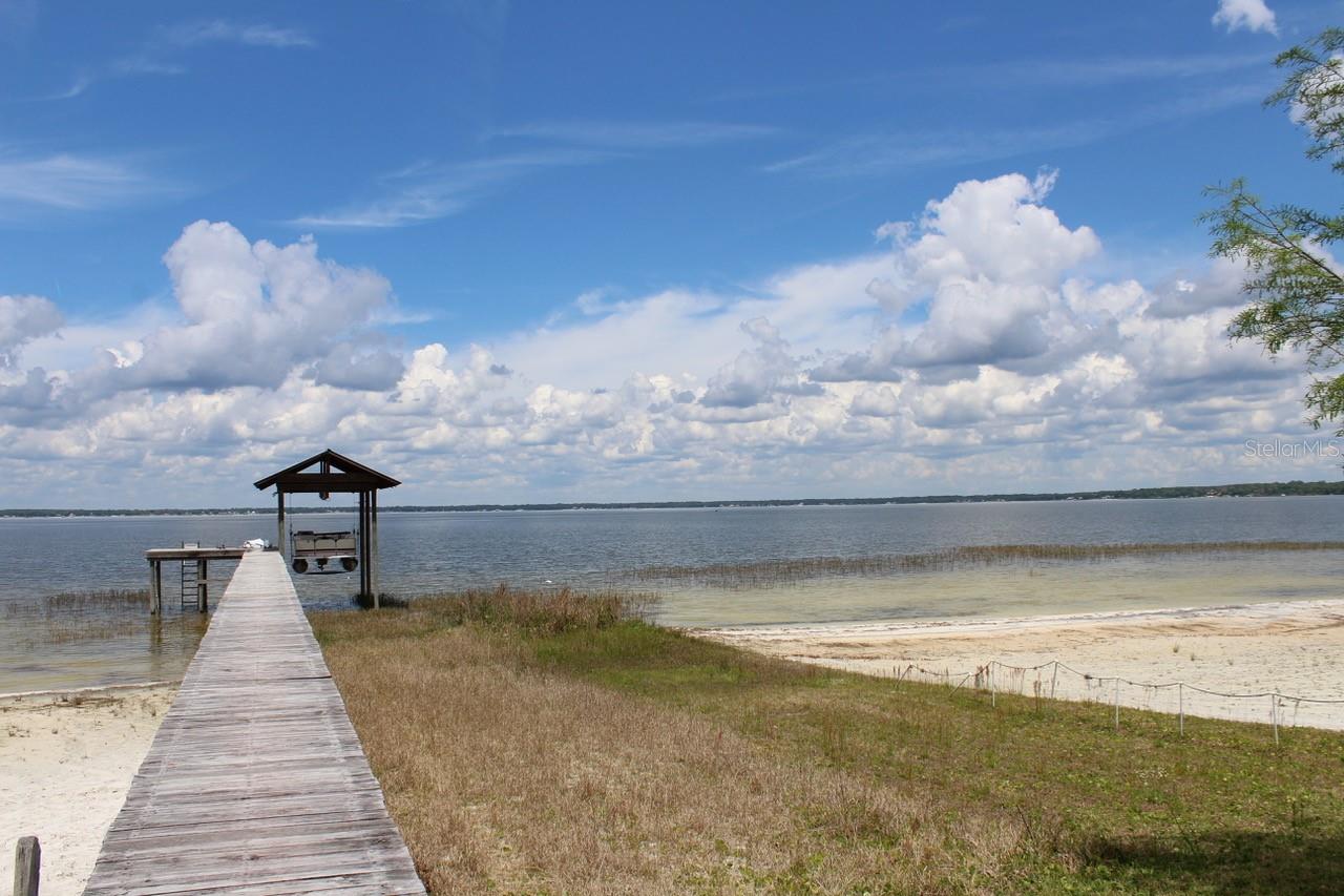 12595 SE SUNSET HARBOR RD, WEIRSDALE, FL, 32195