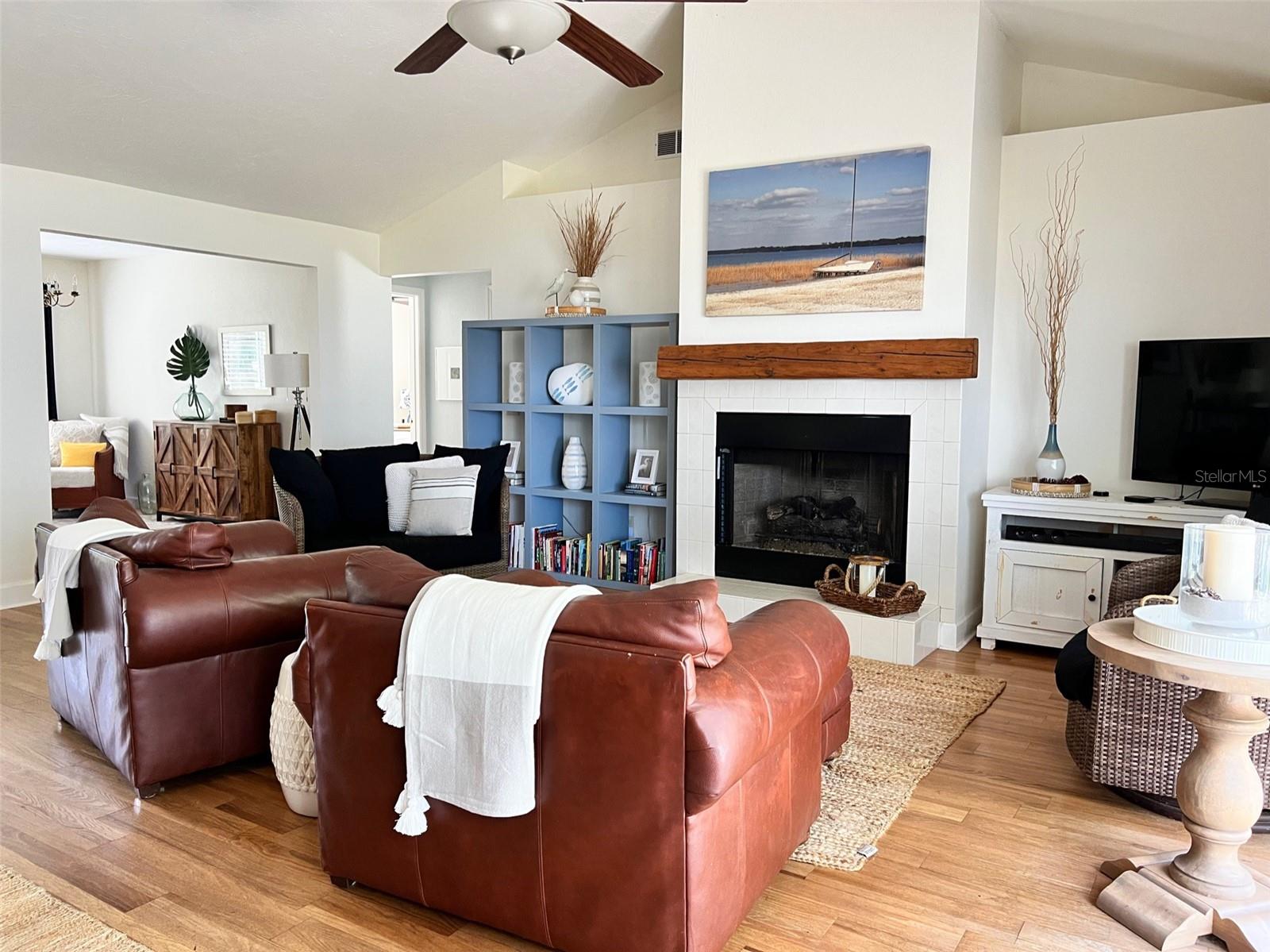 12595 SE SUNSET HARBOR RD, WEIRSDALE, FL, 32195