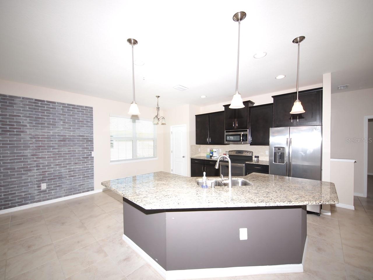 3125 ORIOLE DR #104, SARASOTA, FL, 34243