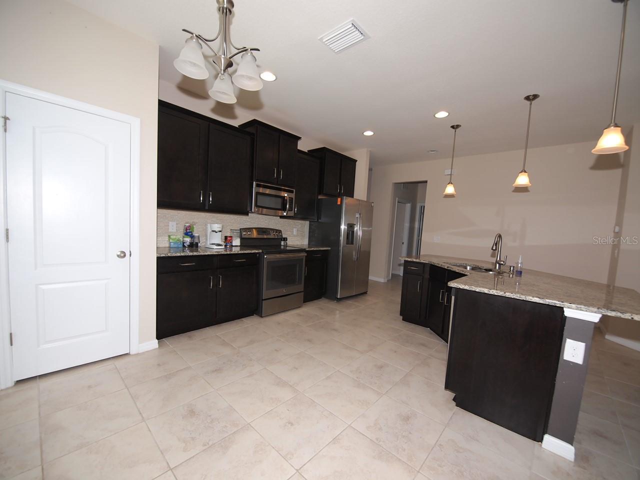 3125 ORIOLE DR #104, SARASOTA, FL, 34243
