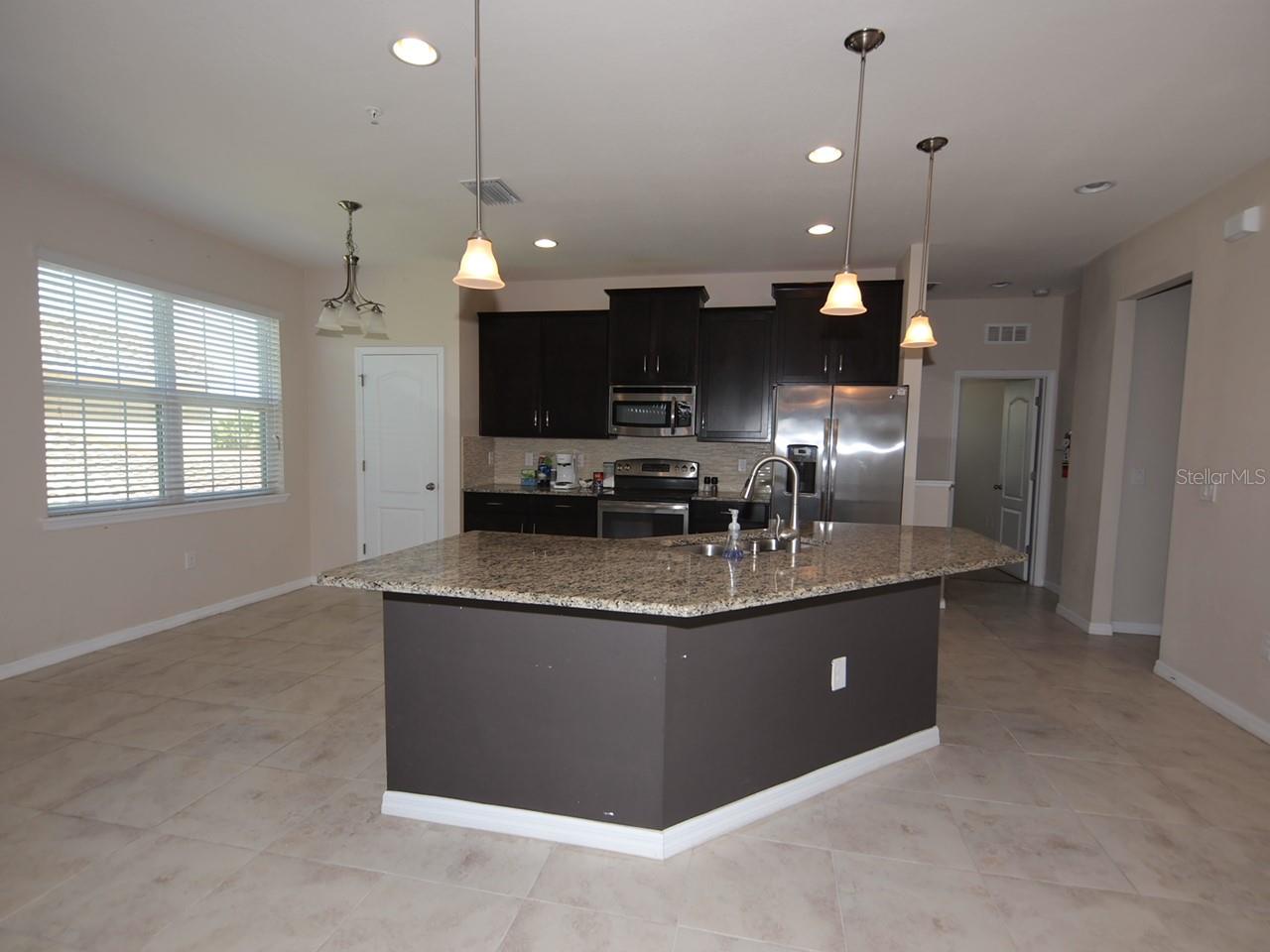 3125 ORIOLE DR #104, SARASOTA, FL, 34243