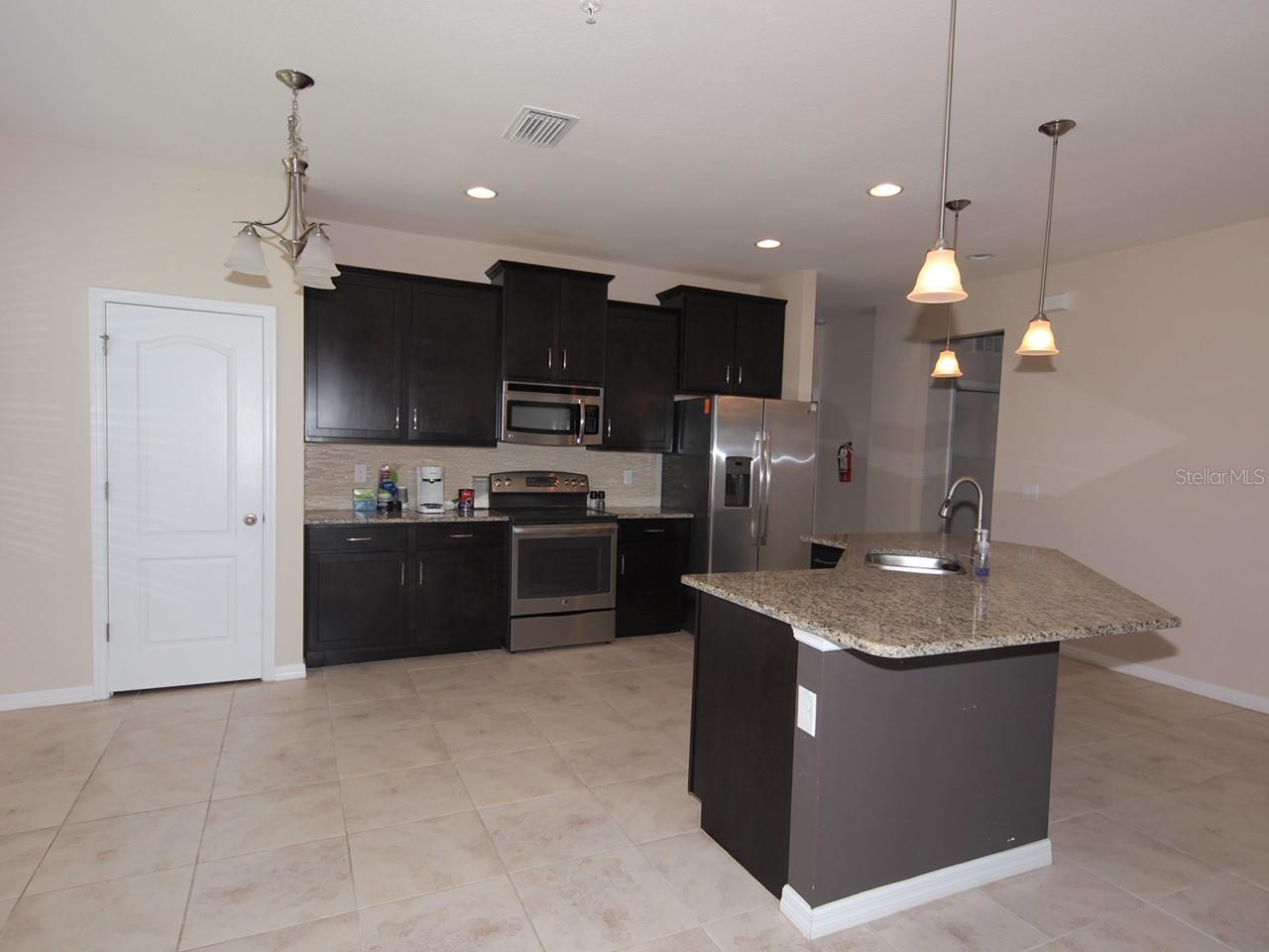 3125 ORIOLE DR #104, SARASOTA, FL, 34243