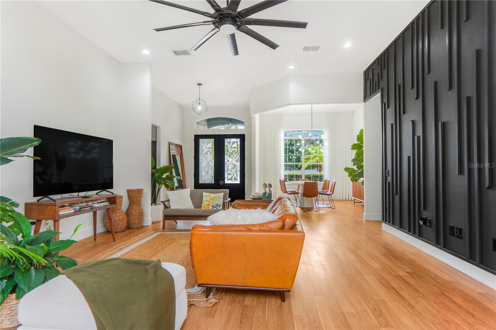 2884 MAJESTIC ISLE DR, CLERMONT, FL, 34711