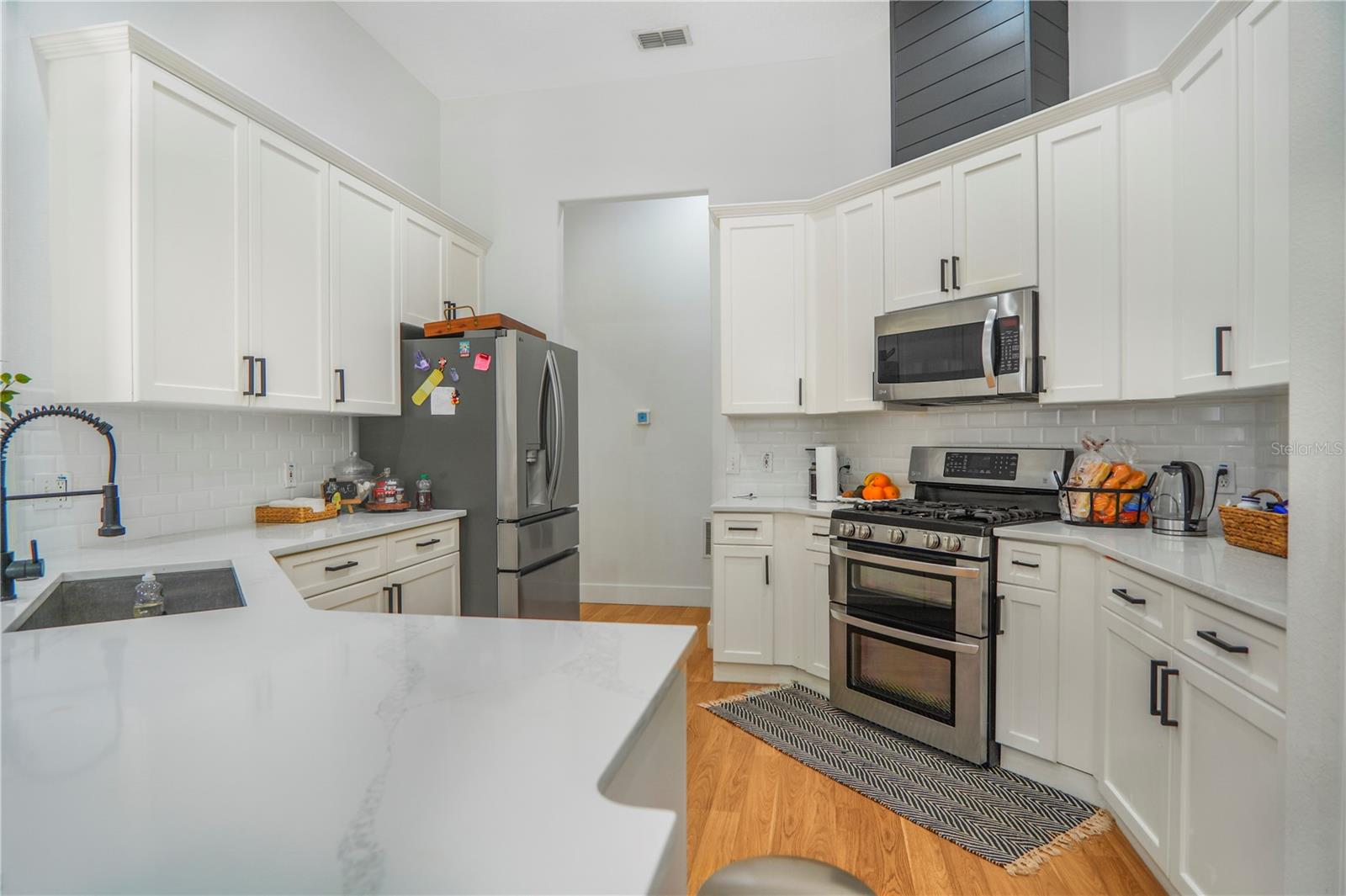 2884 MAJESTIC ISLE DR, CLERMONT, FL, 34711