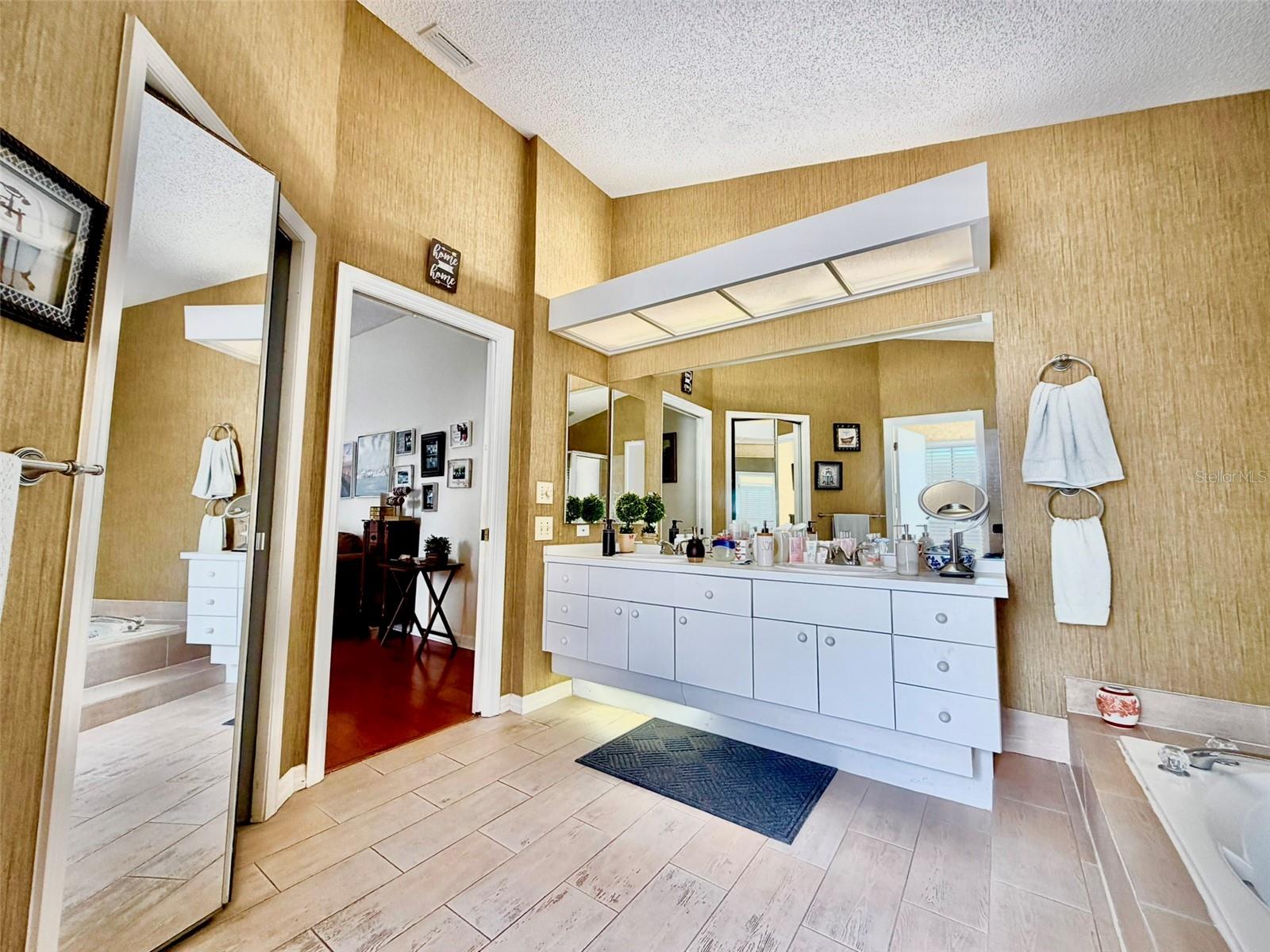 5455 PINE BARK LN, WESLEY CHAPEL, FL, 33543
