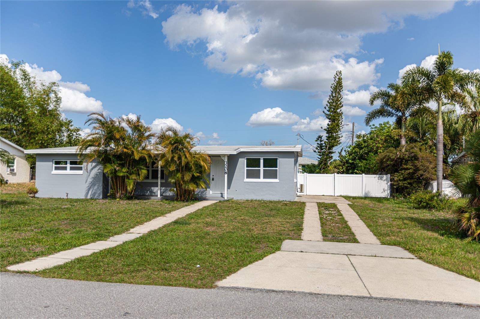 3208 PINETREE ST, PORT CHARLOTTE, FL, 33952