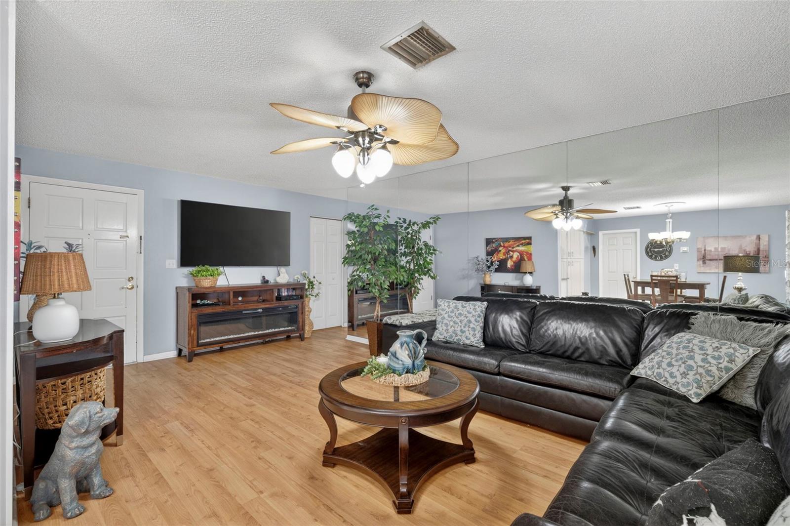 308 N MILLER RD, VALRICO, FL, 33594