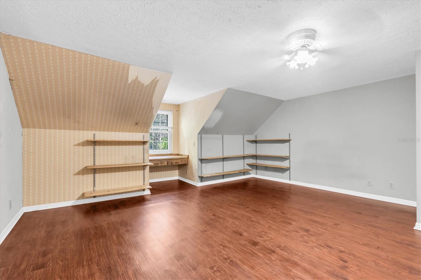 10422 N WOODMERE RD, TAMPA, FL, 33617