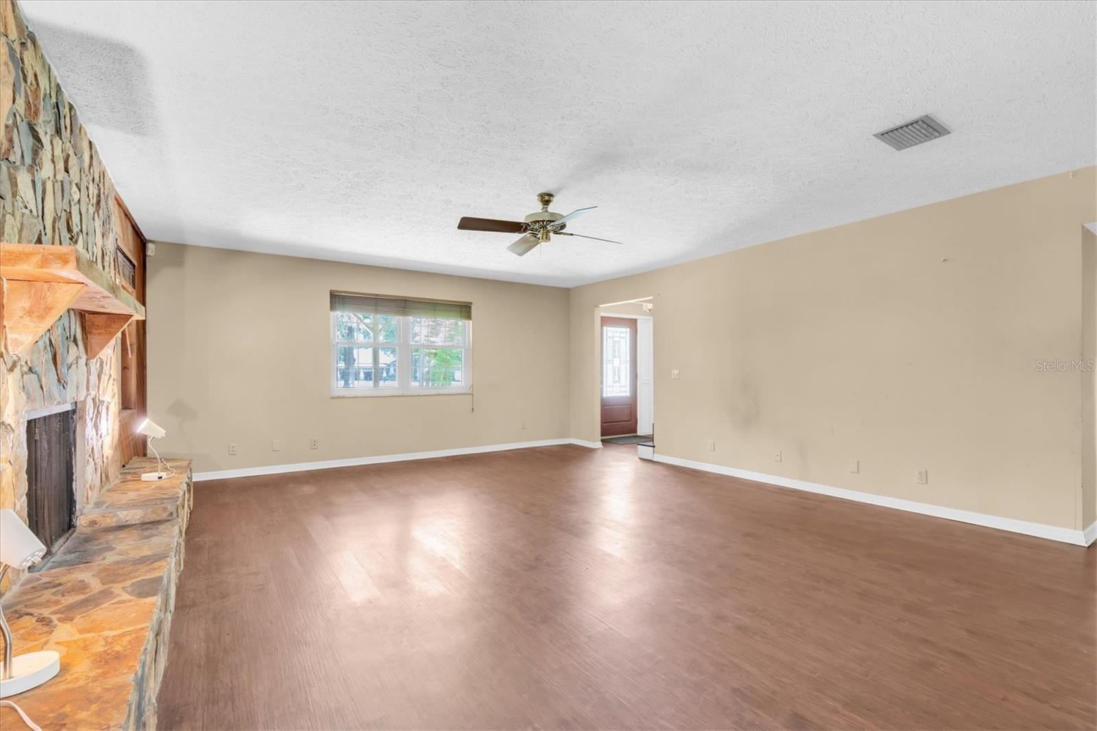 10422 N WOODMERE RD, TAMPA, FL, 33617