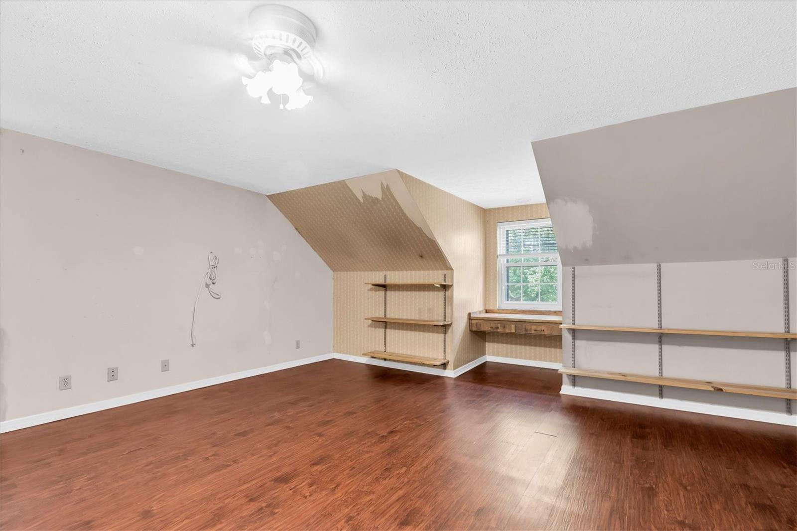 10422 N WOODMERE RD, TAMPA, FL, 33617