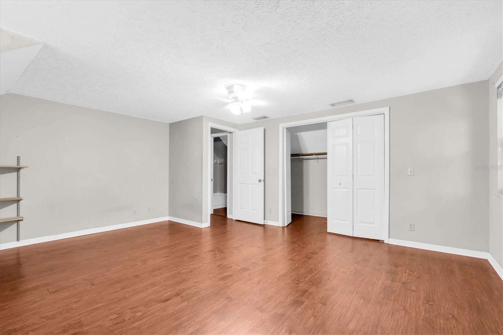 10422 N WOODMERE RD, TAMPA, FL, 33617