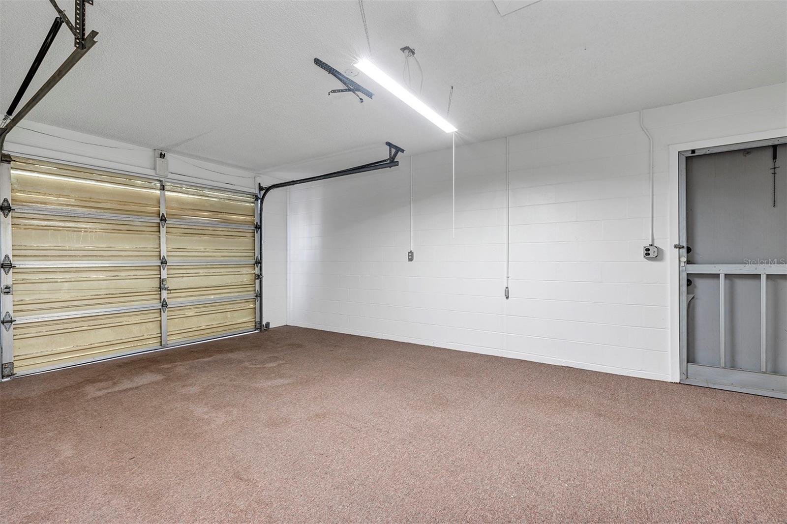606 THIRD AVE, LADY LAKE, FL, 32159