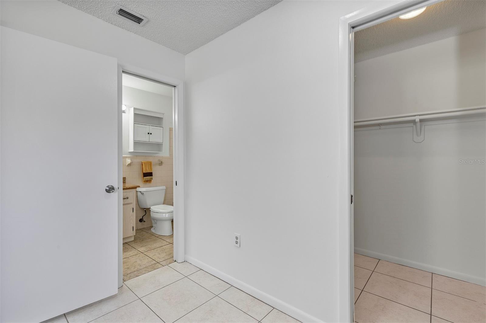 606 THIRD AVE, LADY LAKE, FL, 32159