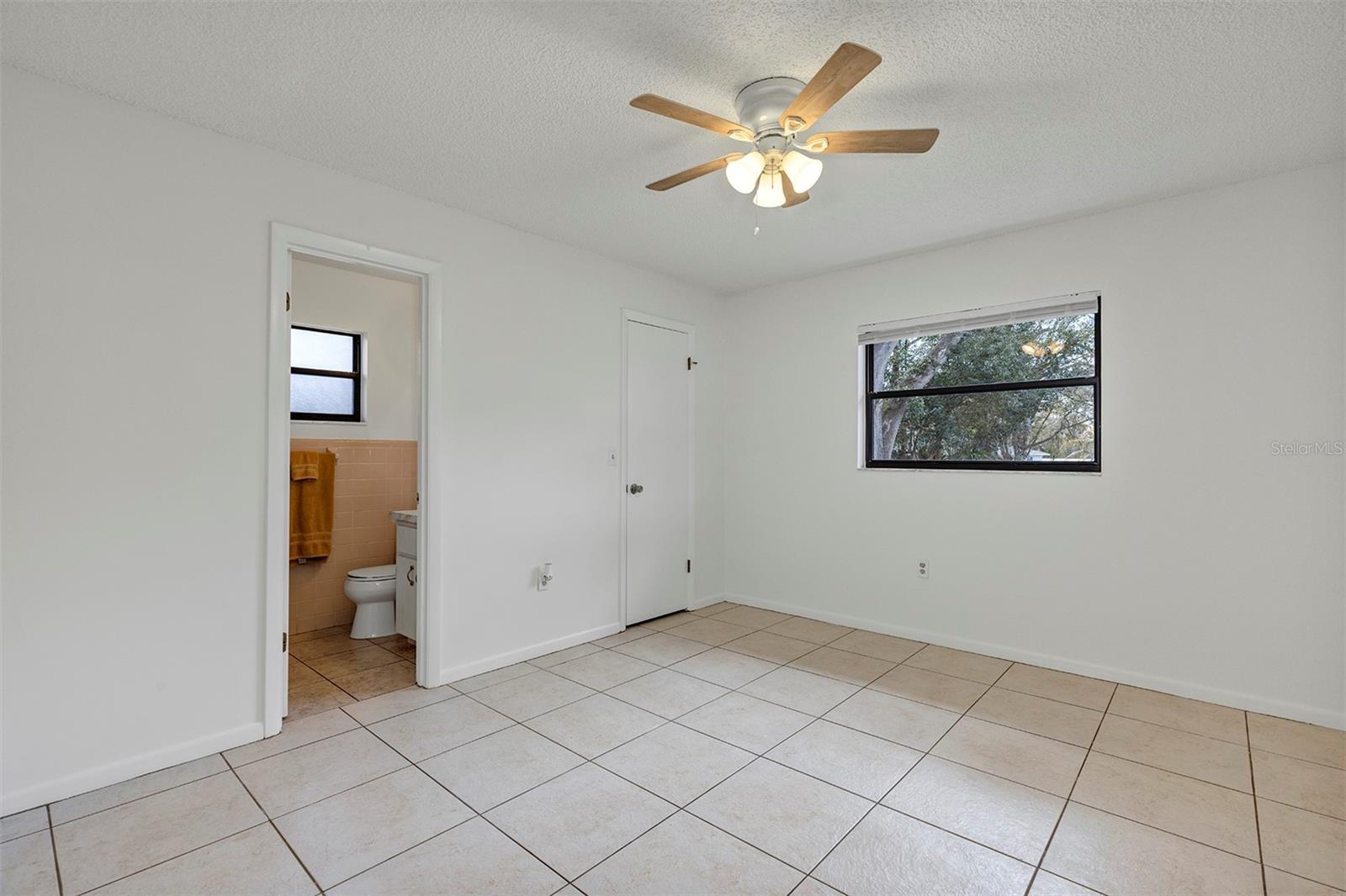 606 THIRD AVE, LADY LAKE, FL, 32159