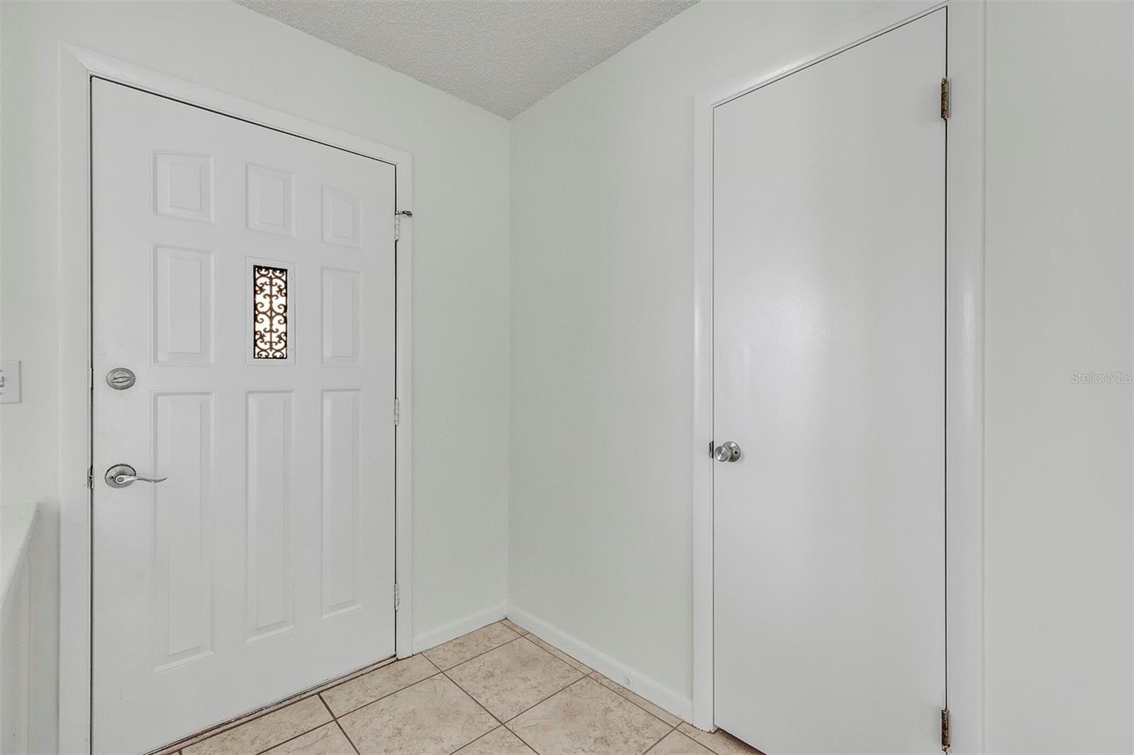 606 THIRD AVE, LADY LAKE, FL, 32159