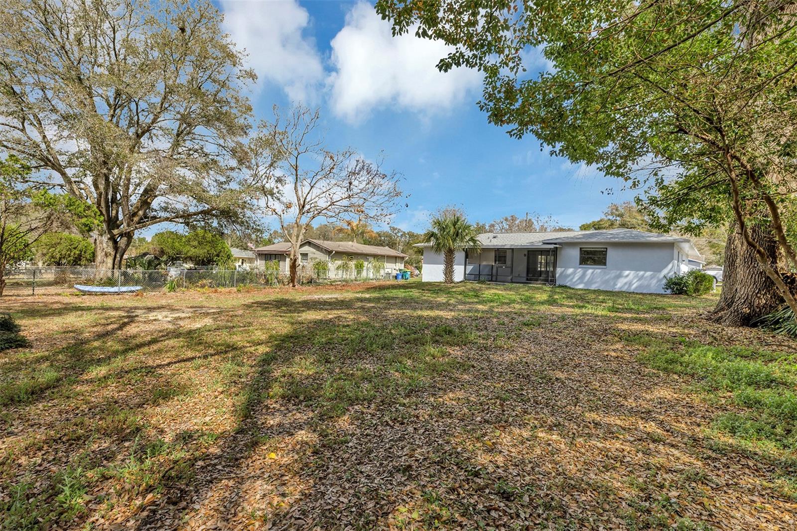 606 THIRD AVE, LADY LAKE, FL, 32159