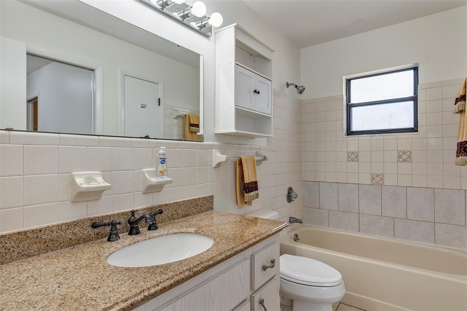 606 THIRD AVE, LADY LAKE, FL, 32159