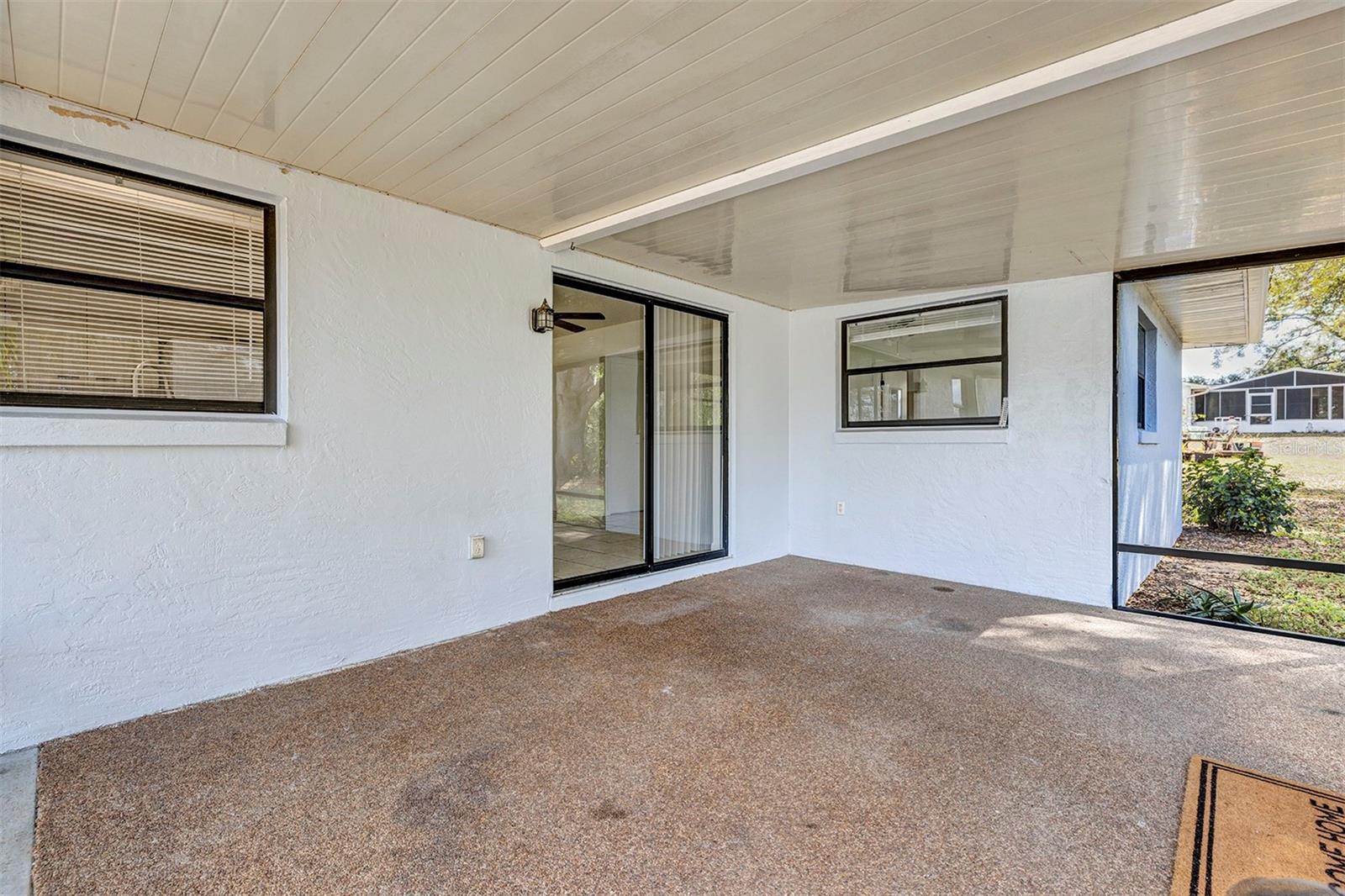 606 THIRD AVE, LADY LAKE, FL, 32159