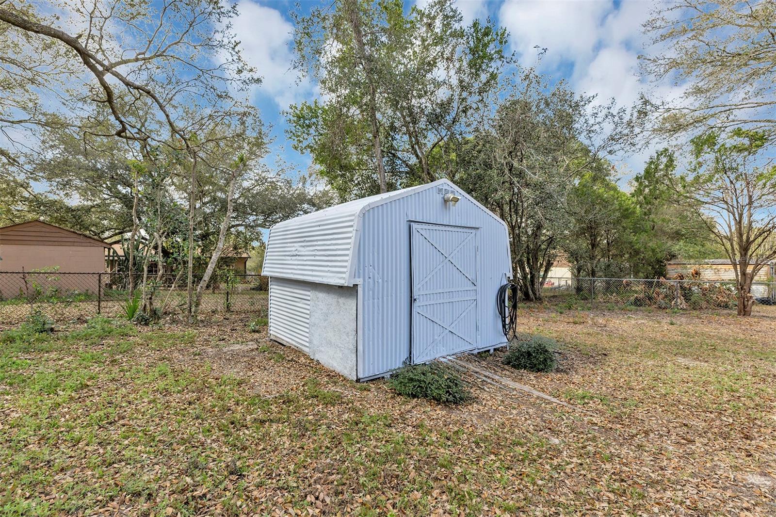 606 THIRD AVE, LADY LAKE, FL, 32159