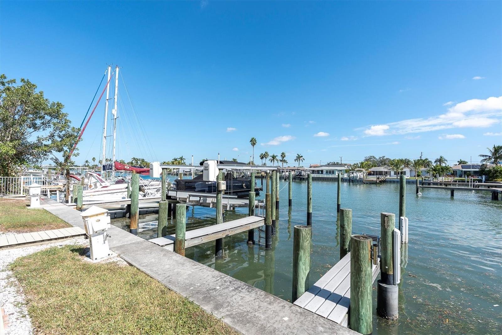 300 CAPRI BLVD #6, TREASURE ISLAND, FL, 33706