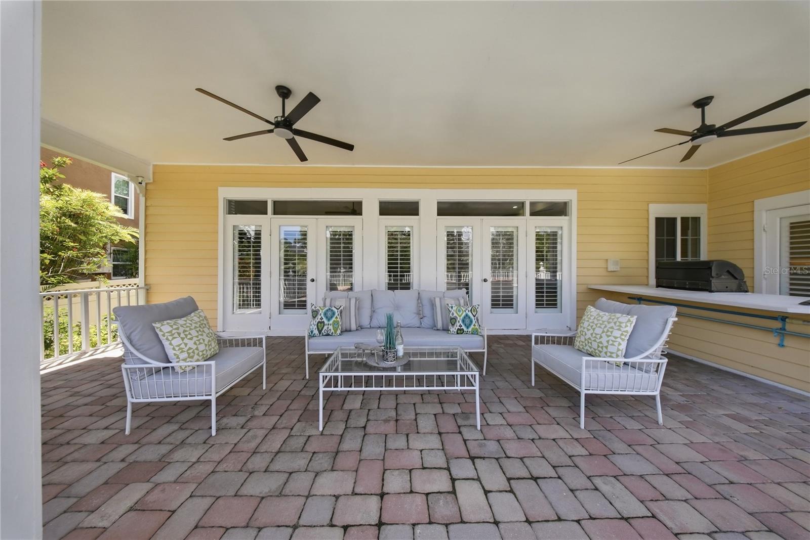 833 MARCO DR NE, ST PETERSBURG, FL, 33702