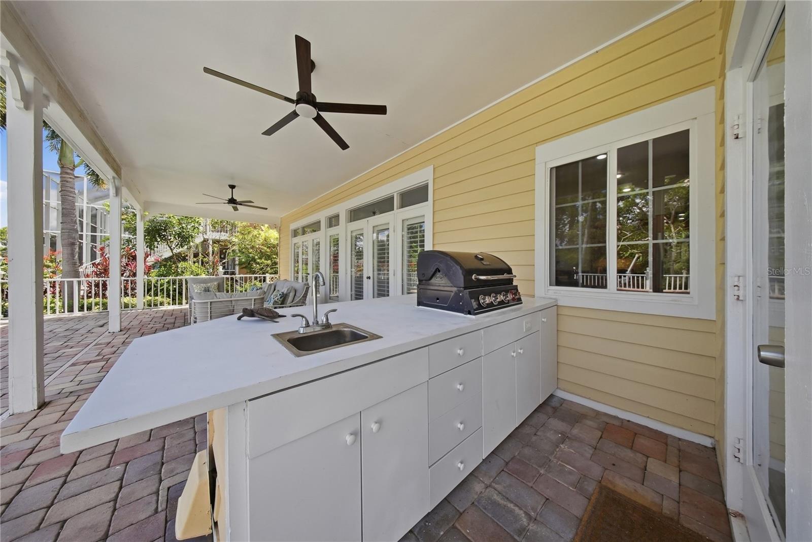 833 MARCO DR NE, ST PETERSBURG, FL, 33702
