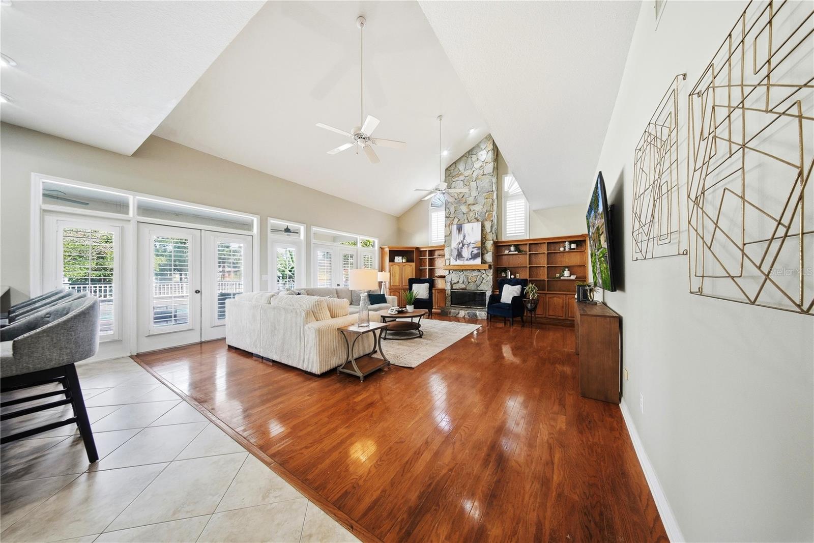 833 MARCO DR NE, ST PETERSBURG, FL, 33702