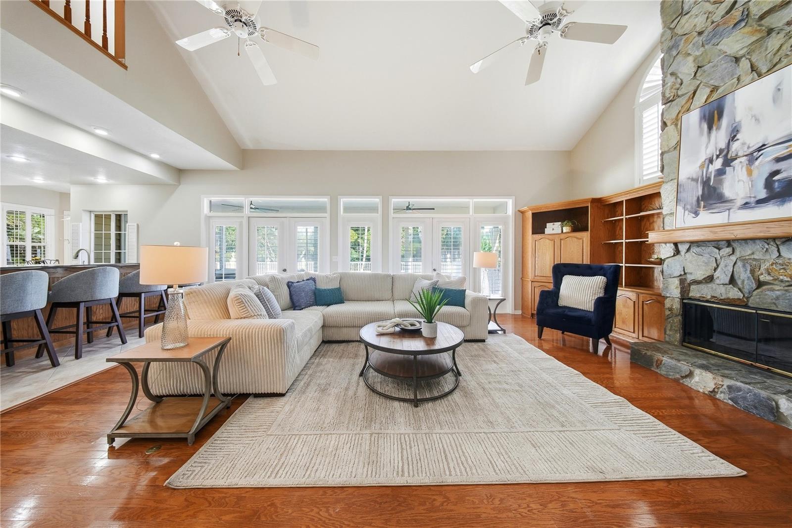 833 MARCO DR NE, ST PETERSBURG, FL, 33702