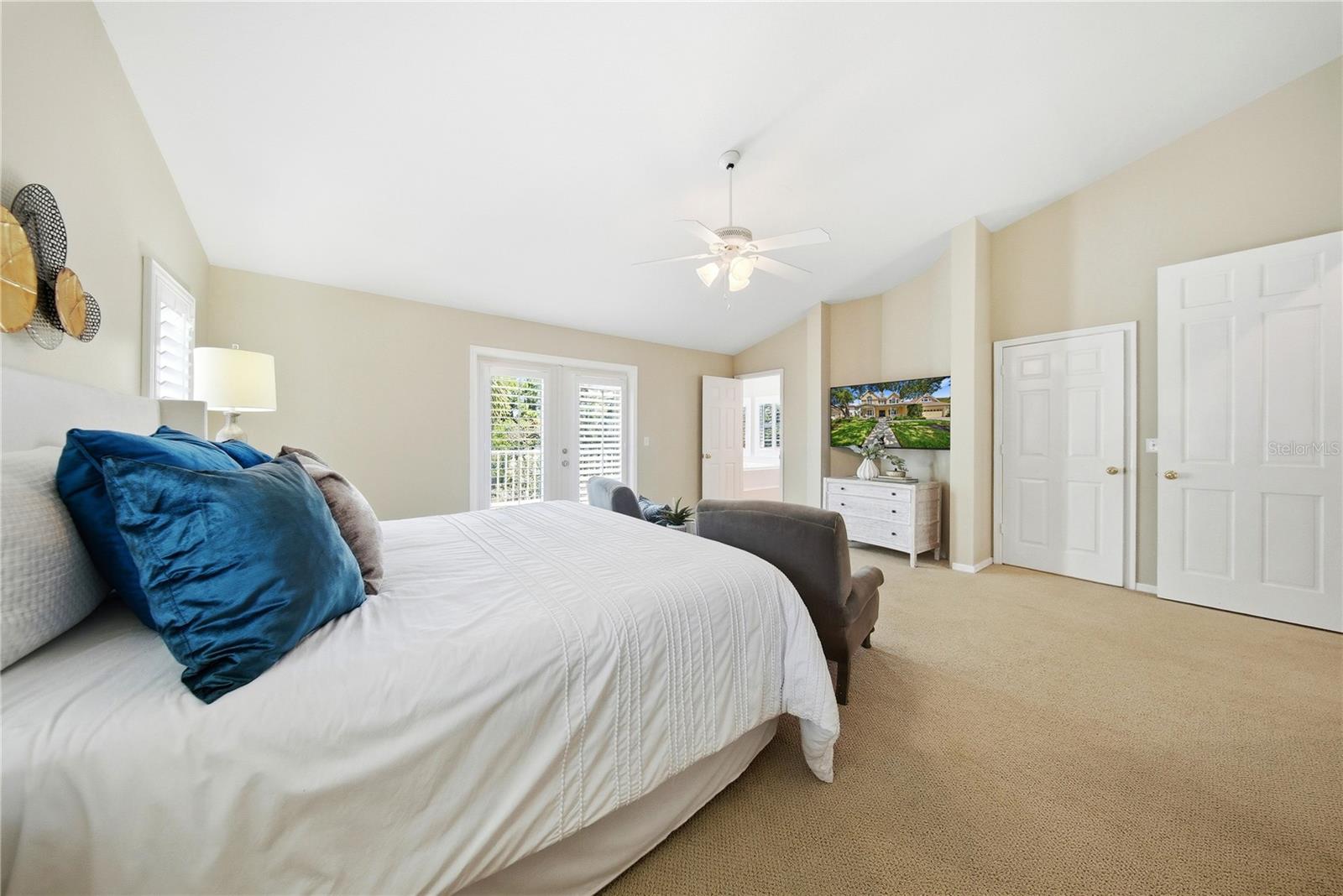 833 MARCO DR NE, ST PETERSBURG, FL, 33702